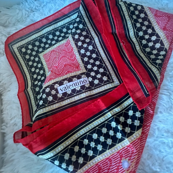 VALENTINO NECKERCHIEF - Picture 2 of 4